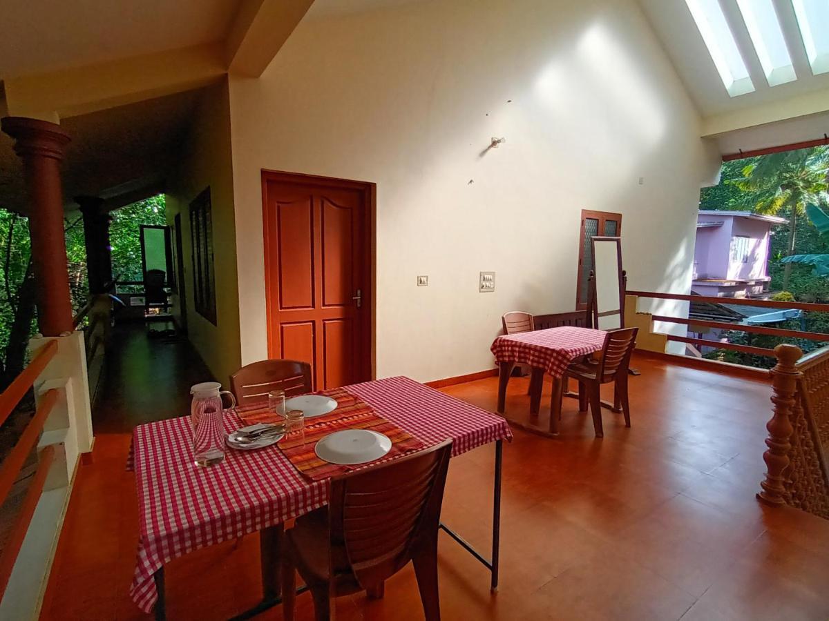 Ivory Coaste Hotel Kannúr Kültér fotó
